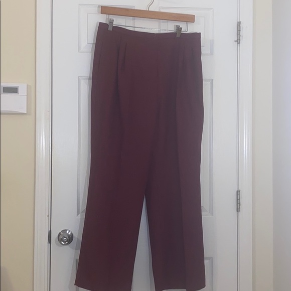 Le Suit pantsuit.Dark red w/ black tweed look. 18 - Picture 4 of 5